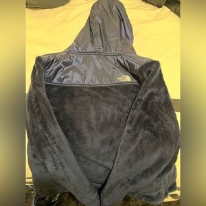 North face fuzzy jacket size small